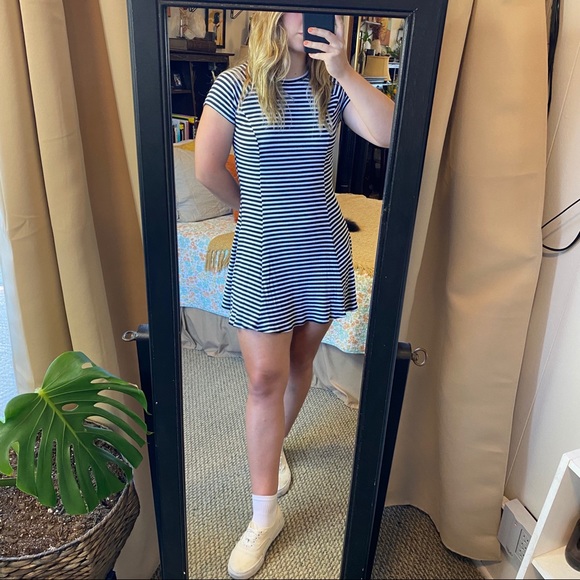 BLACK AND WHITE STRIPE DRESS 🖤🤍🖤 - Picture 3 of 4